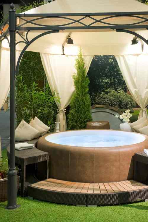 15 Most Mesmerizing and Super Cozy Hot Tub Cover Ideas