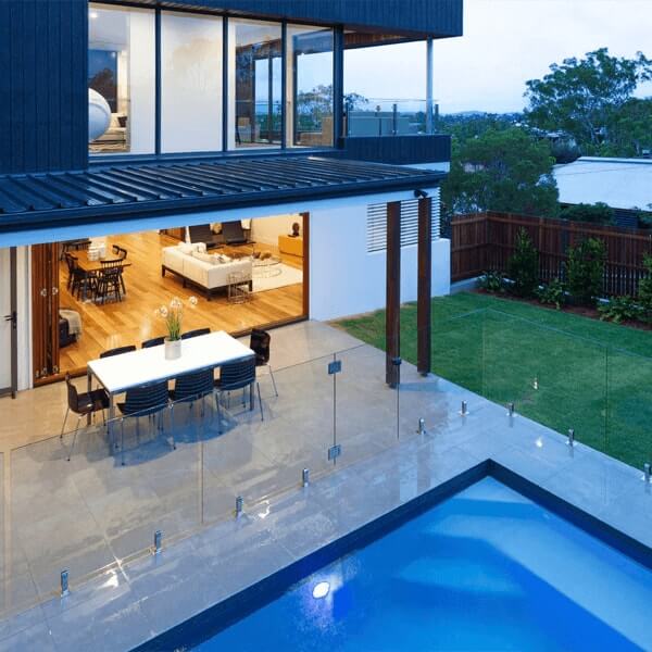 glass pool fence feature