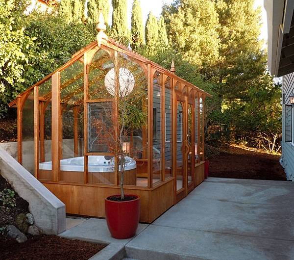 wooden hot tub enclosure feature