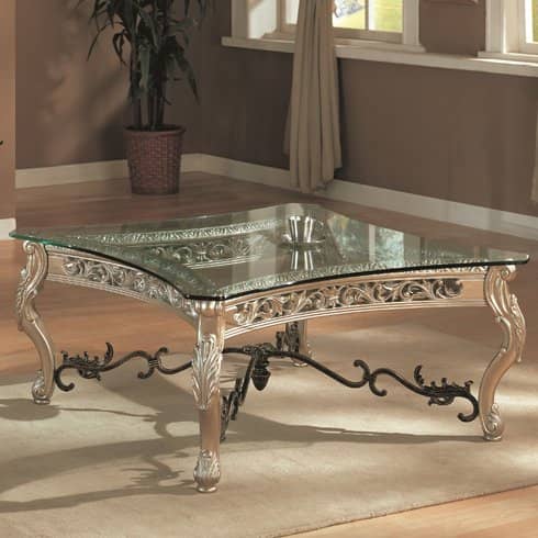 Astoria Grand's Table Set
