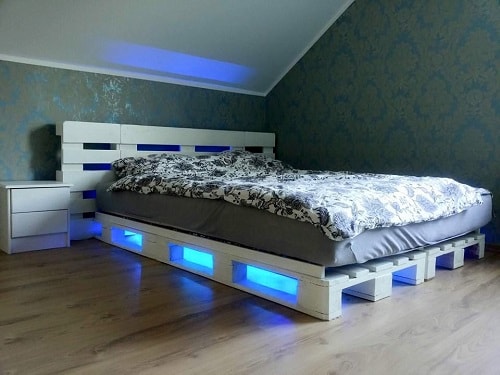 wood pallet bedroom ideas 8