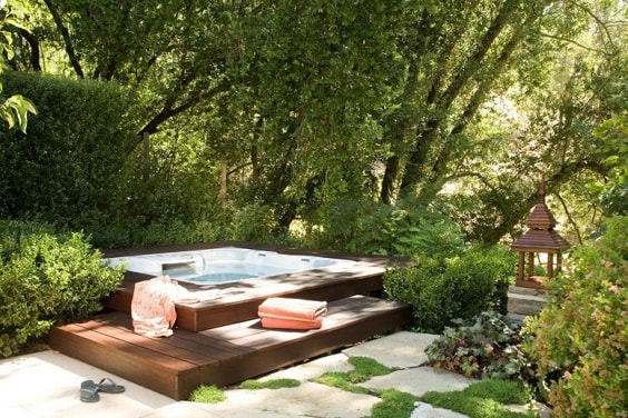 hot tub landscaping 4-min