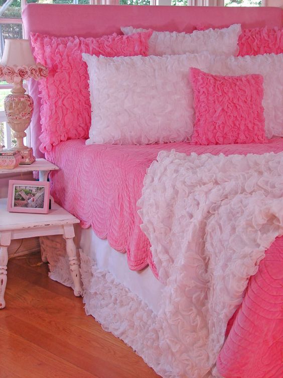 pink girl bedroom 21