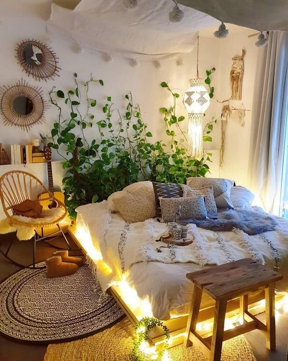 Bedroom Plants Ideas: Enchanting Green Headboard