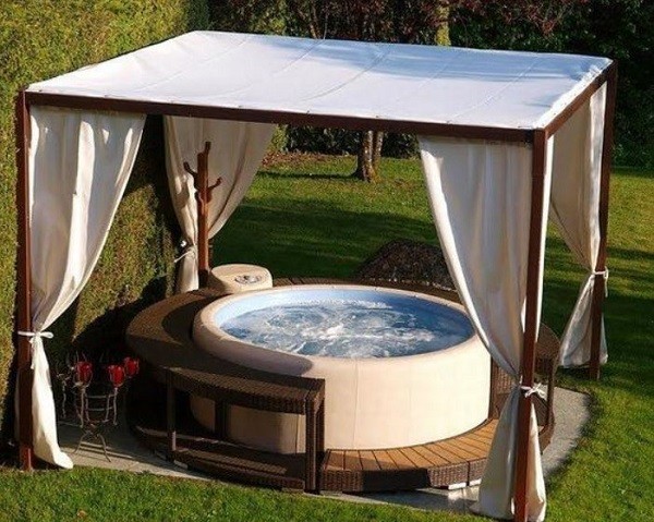 hot tub privacy feature