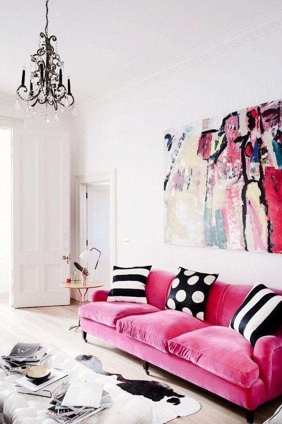 Pink Living Room: Trendy Vintage Decor