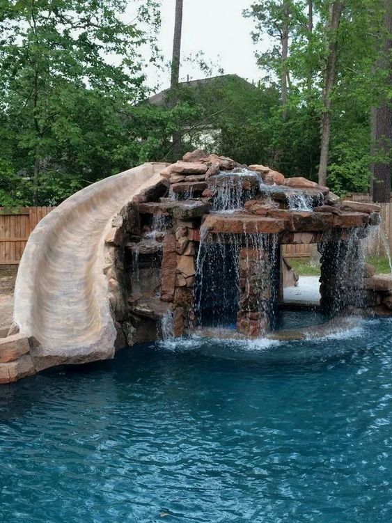 Backyard Swimming Pool: Awesome Exhilarating Design