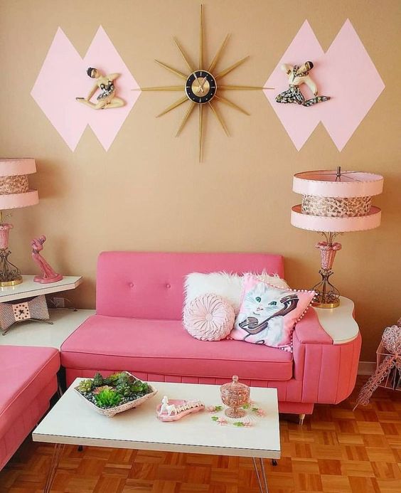 Bright Living Room: Chic Girly Decor