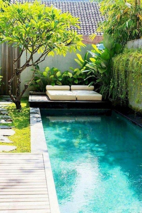 Simple Swimming Pool: Cozy Earthy Decor