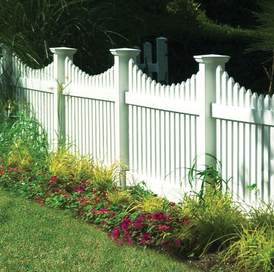 White Fence Ideas: Lovely Curvy Design
