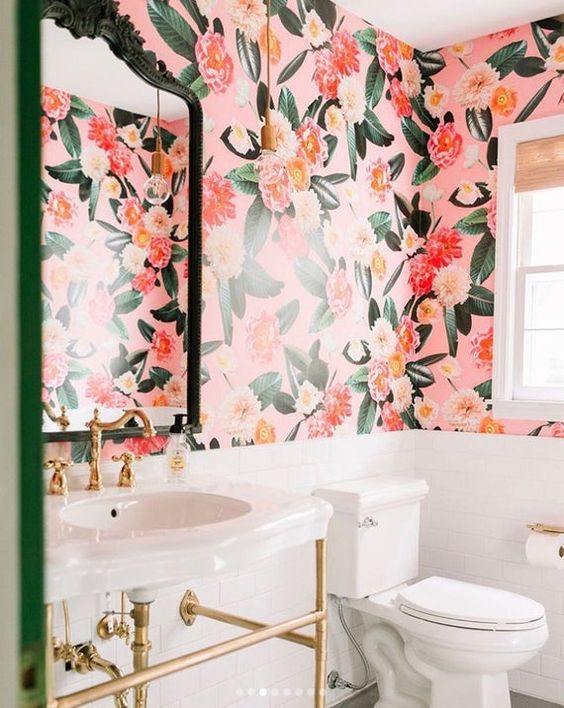 Bathroom Wallpaper Ideas: Pretty Earthy Decor