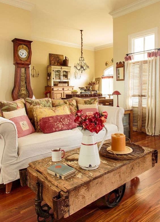 Warm Living Room: Gorgeous Vintage Decor