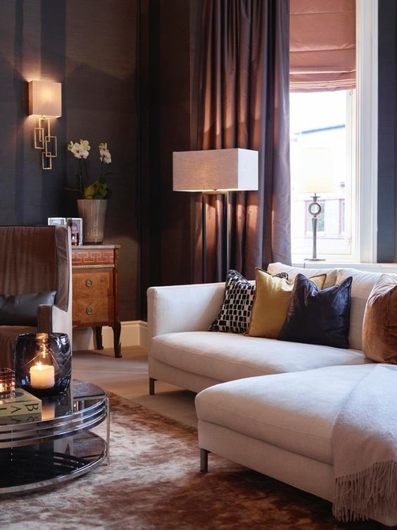 Warm Living Room: Elegant Bold Decor