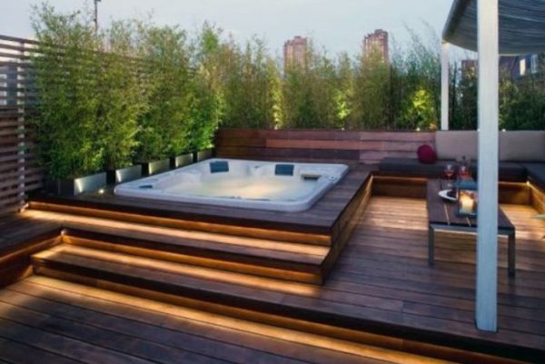 Luxury Hot Tub feature