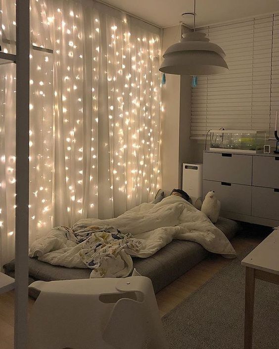 DIY Bedroom Lighting Ideas: Gorgeous Sparkling Wall