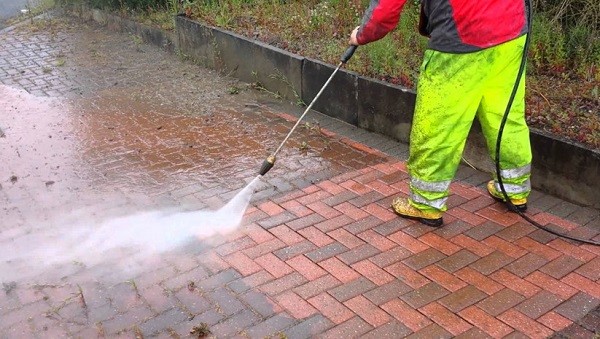 How to Clean Patio Pavers feature