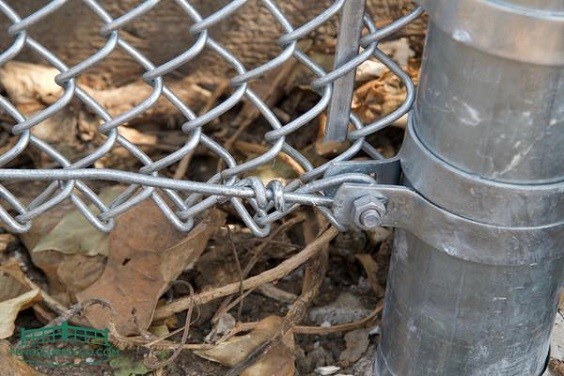 4 Quick Steps on How to Remove Chain Link Fence Safely All