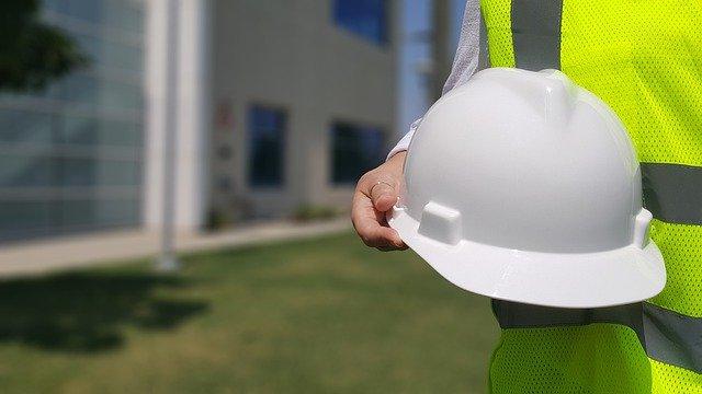 How To Tell If You Should Hire A General Contractor Or Do It Yourself