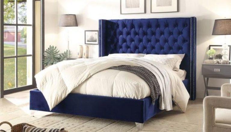 How to Arrange a Small Bedroom with a Queen Bed