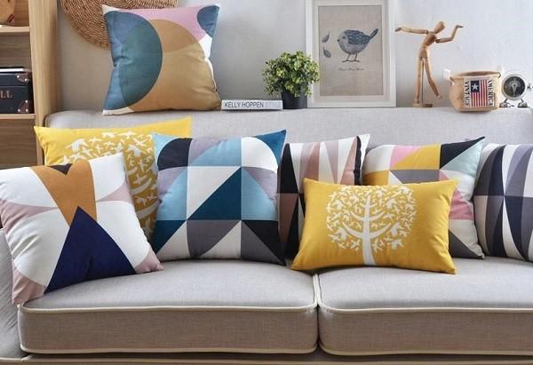 How to Decorate with Throw Pillows feature