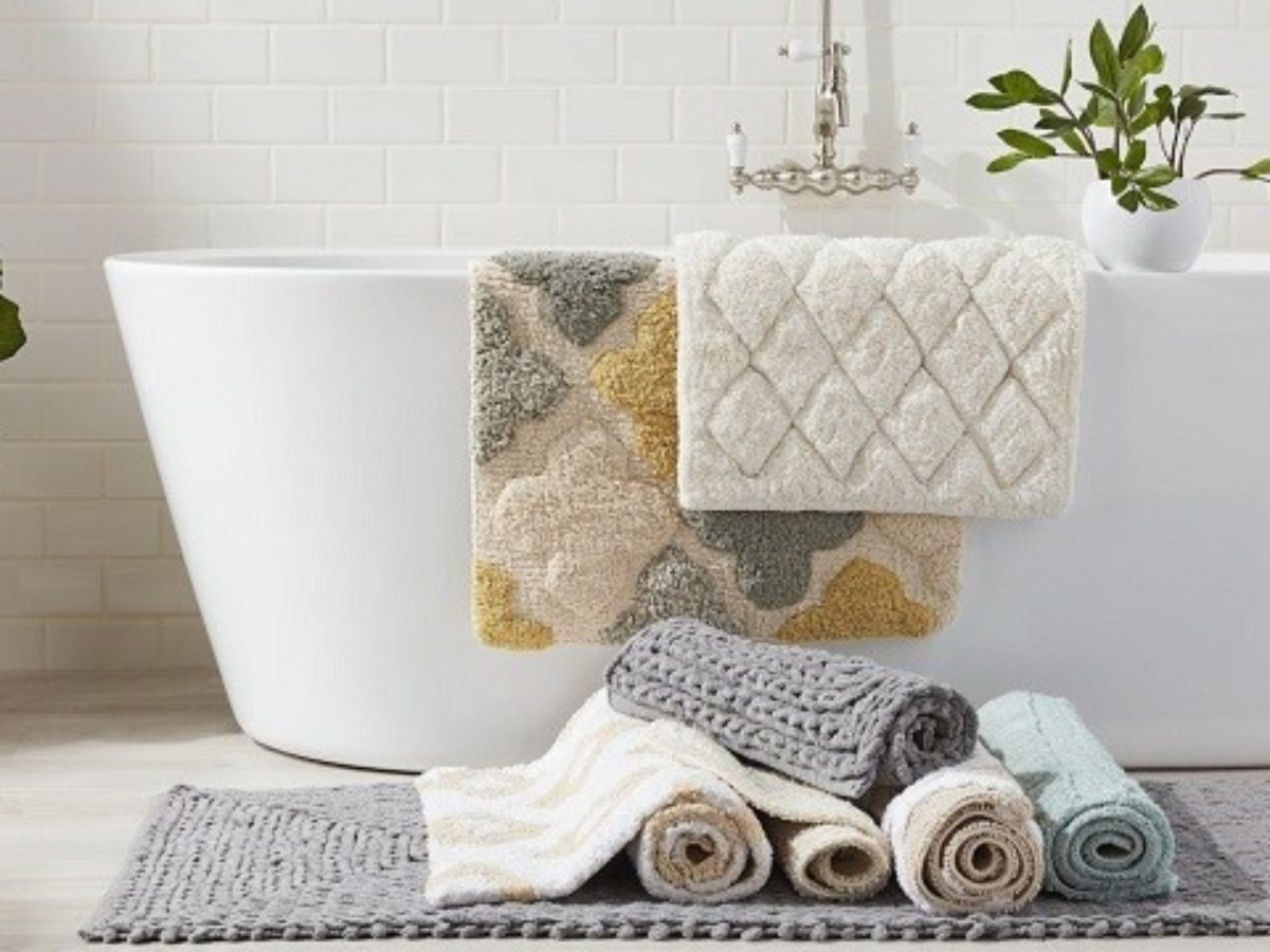 How To Choose Bathroom Rug Color, What Color Should My Bathroom Rug Be