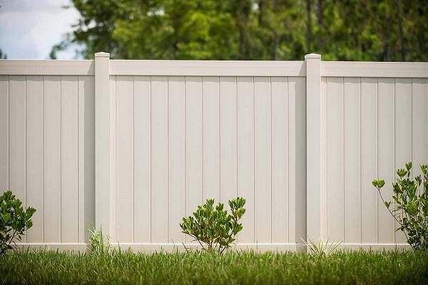 How to Clean Vinyl Fence Without Using Pressure Washer