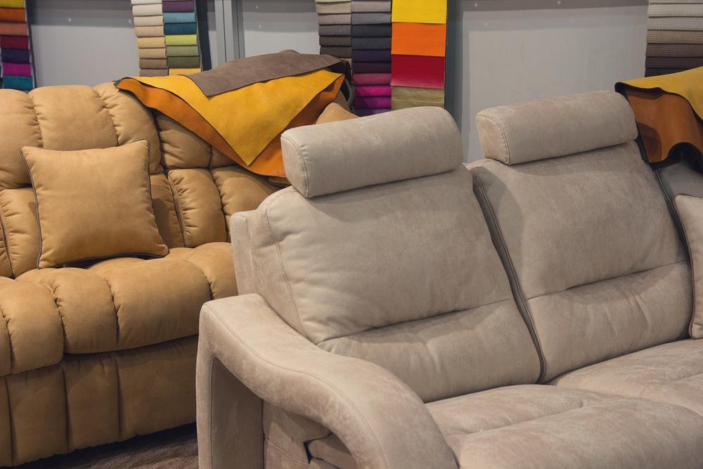 5 Tips for Selecting the Perfect Sofa Color for Your Living Room