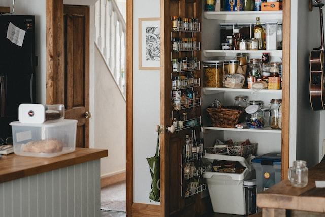 How to Organize Small Pantry