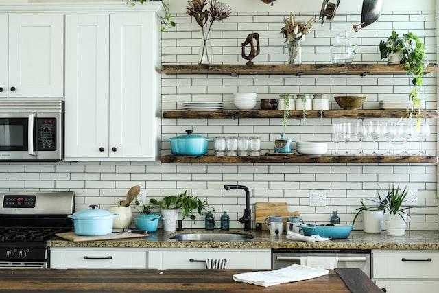 how to organize kitchen cabinet