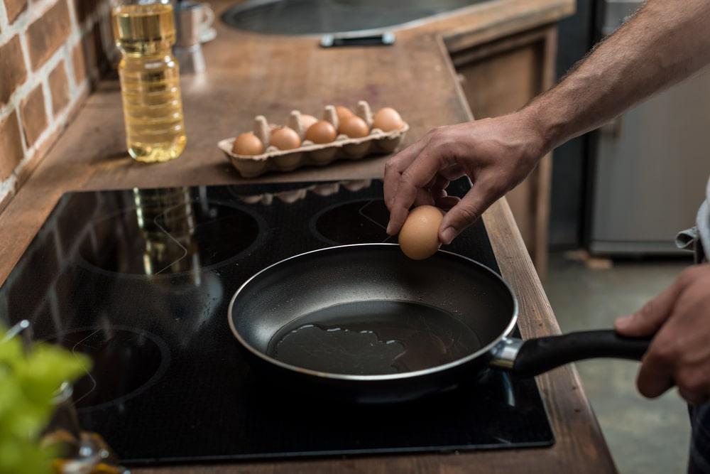 fry egg on granitium nonstick pan