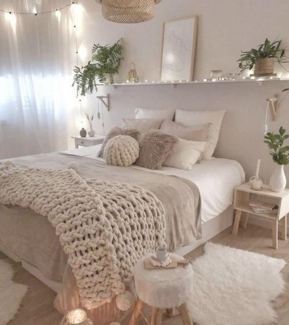 Small Bedroom Decorating 10