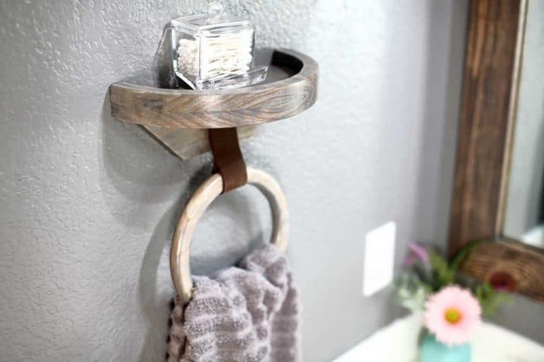 20+ Simple DIY Towel Storage Ideas for Your Small Bathroom